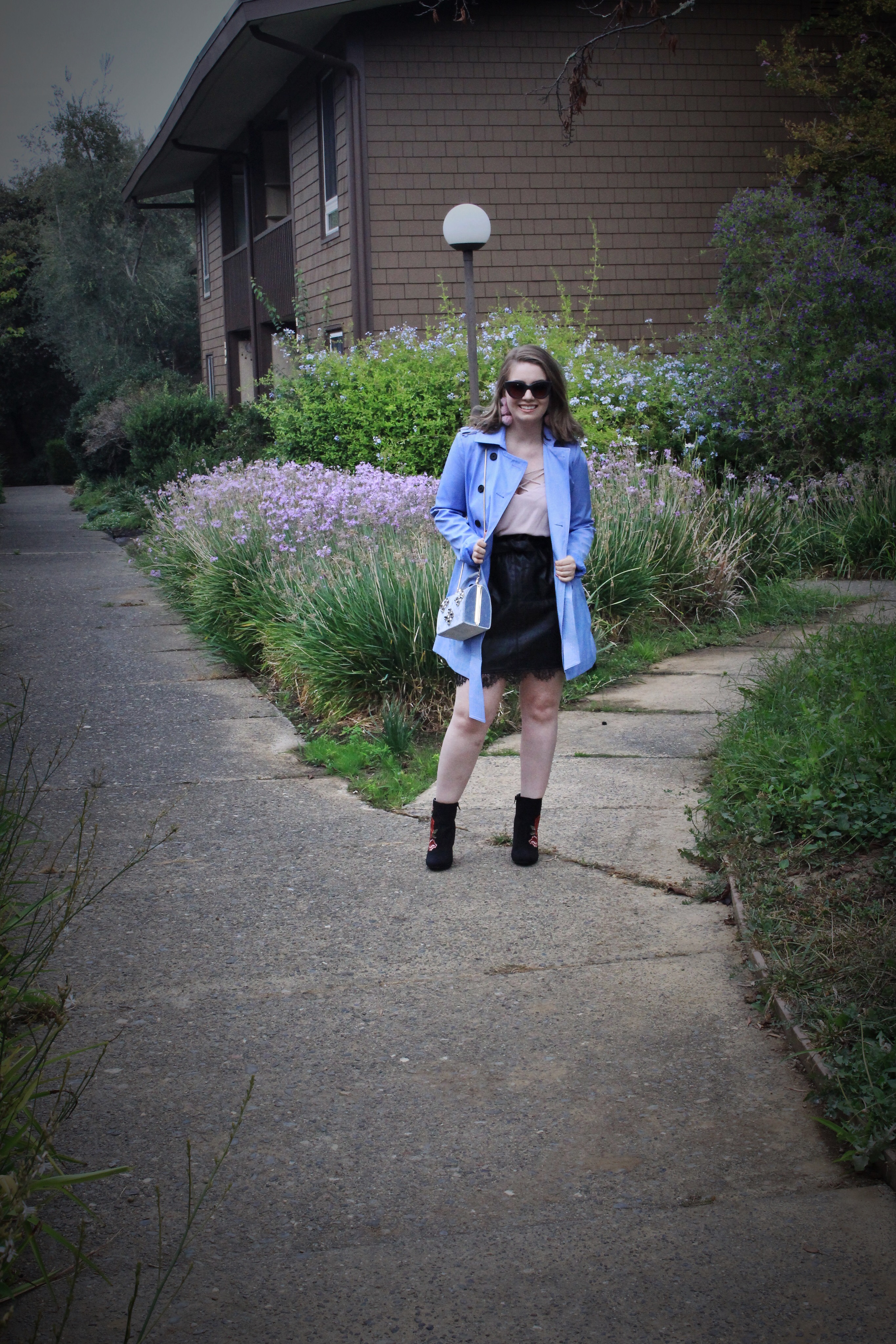 fall outfit ideas pastel trench and floral booties 